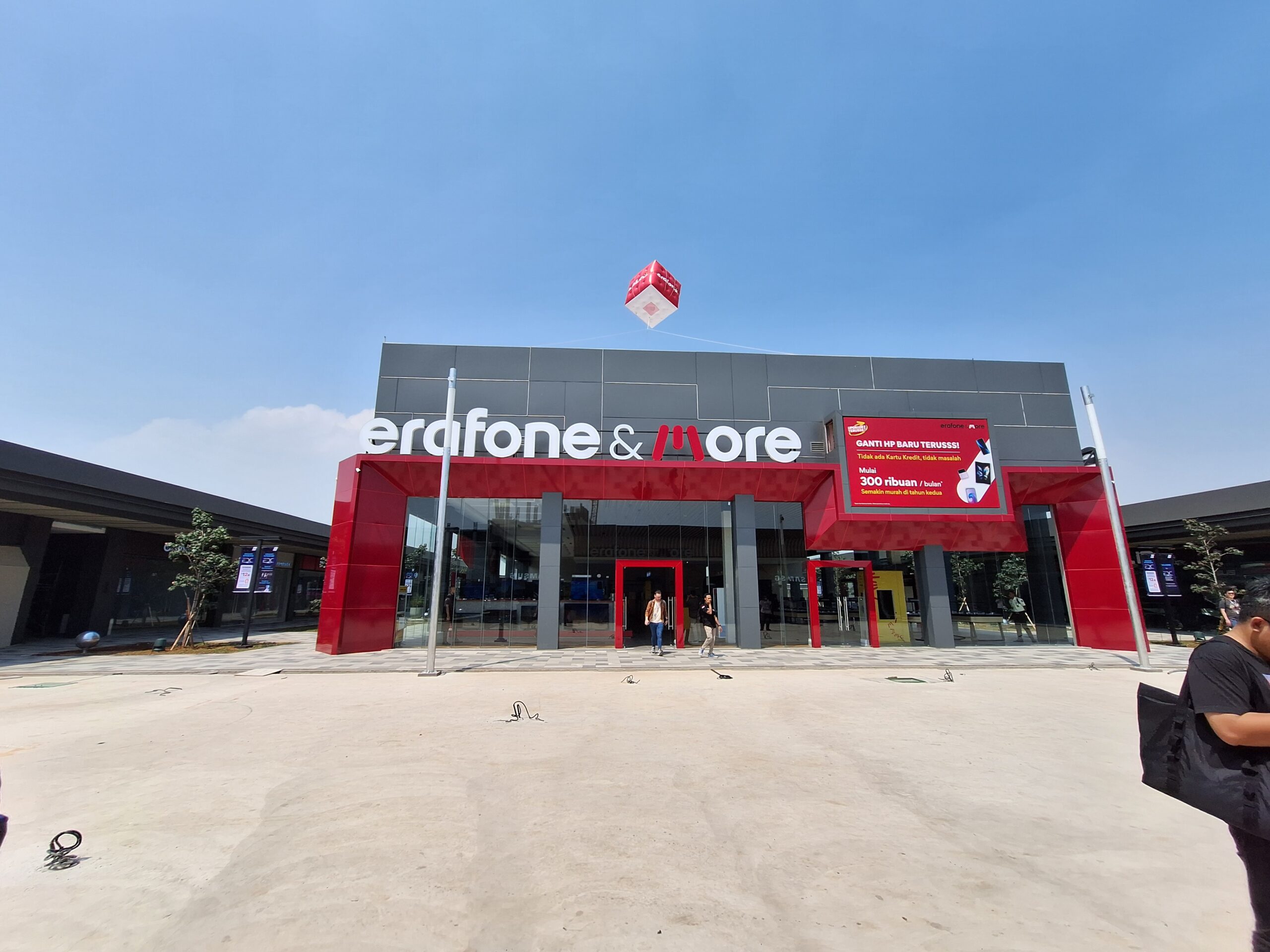 Erafone and more di Erajaya Digital Complex, PIK 2