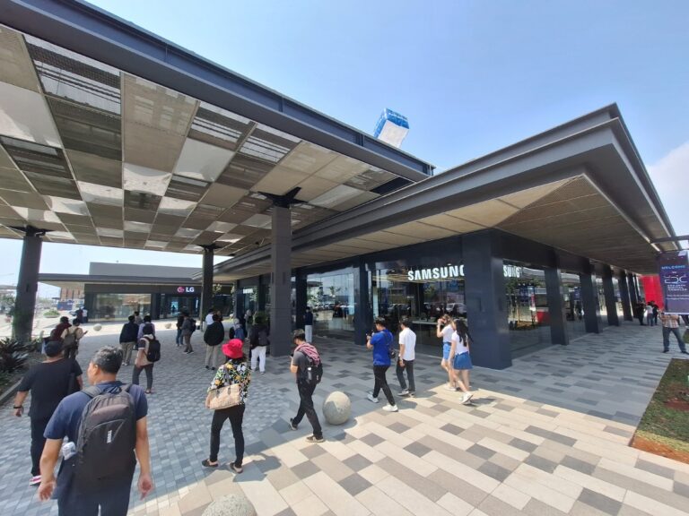 Gedung depan dari Erajaya Digital Complex