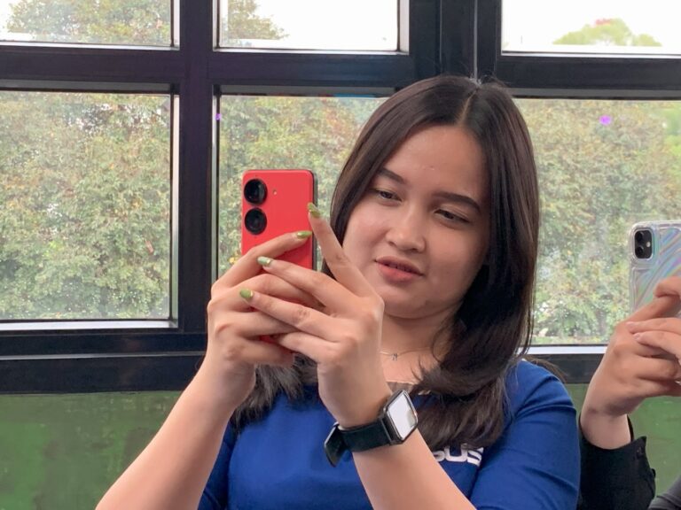 ASUS Zenfone 10