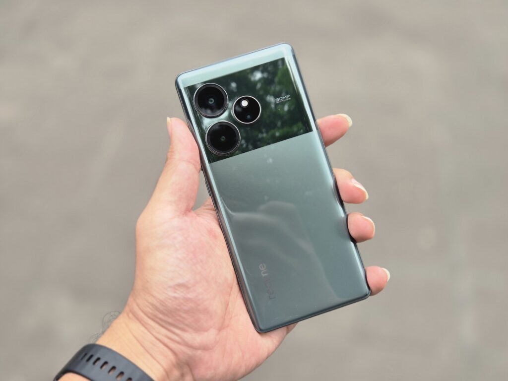 realme GT 6