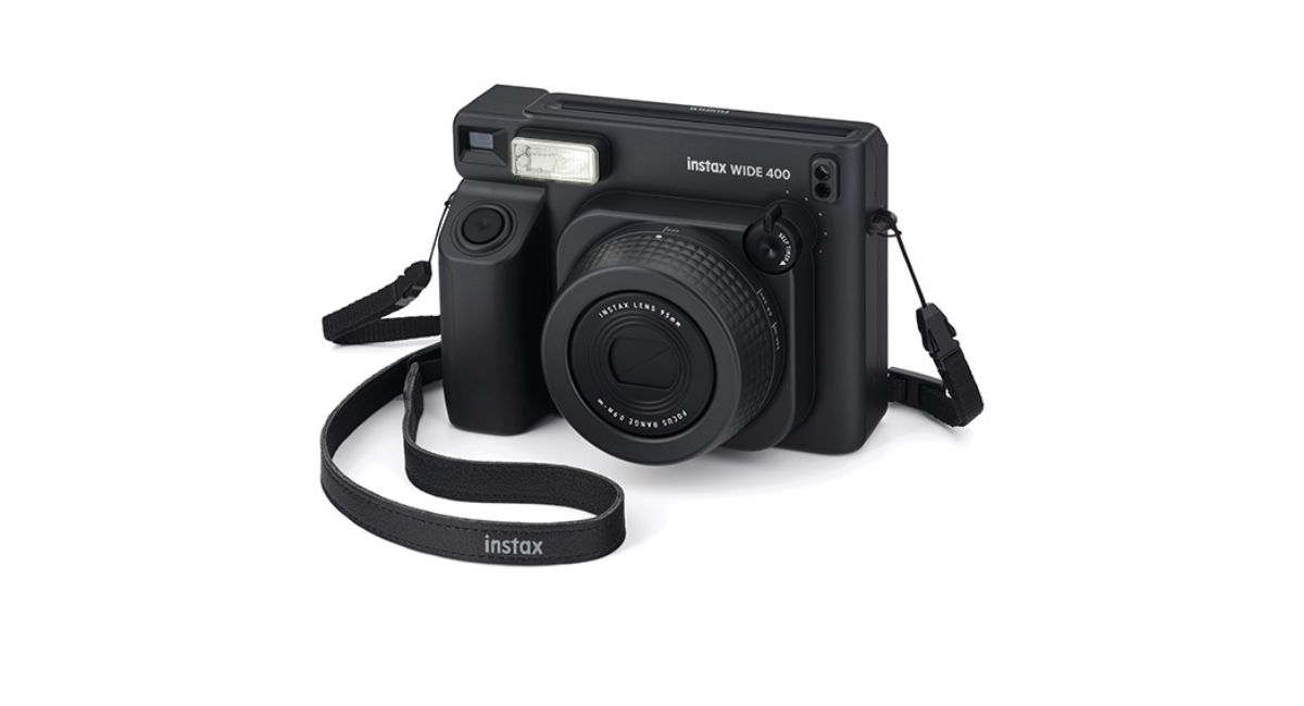 Instax WIDE 400 JET BLACK Resmi Hadir di Indonesia