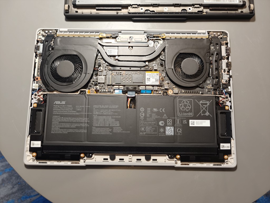 ASUS ExpertBook Ultra