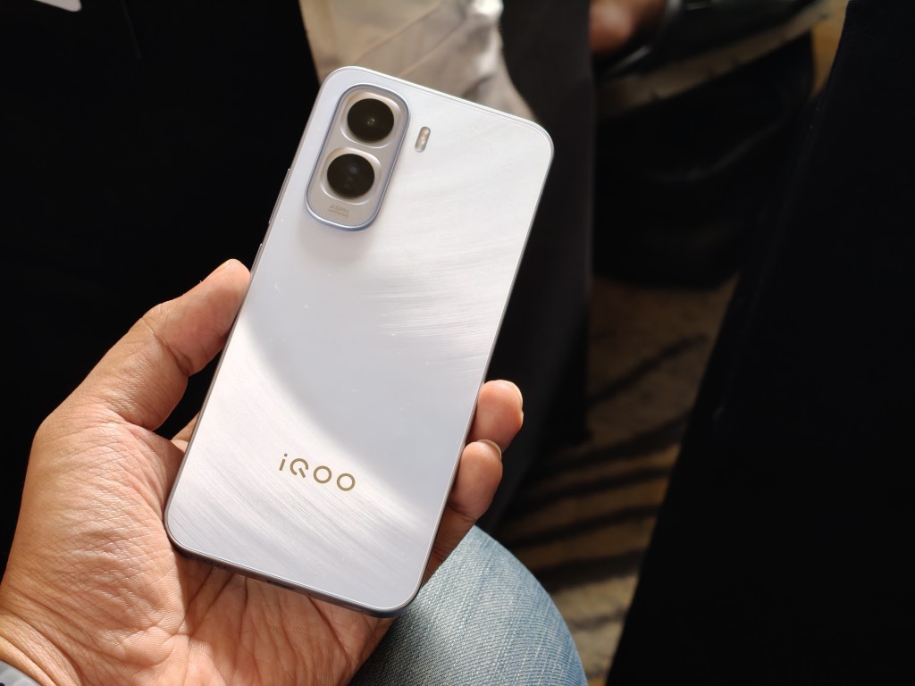 IQOO Z11