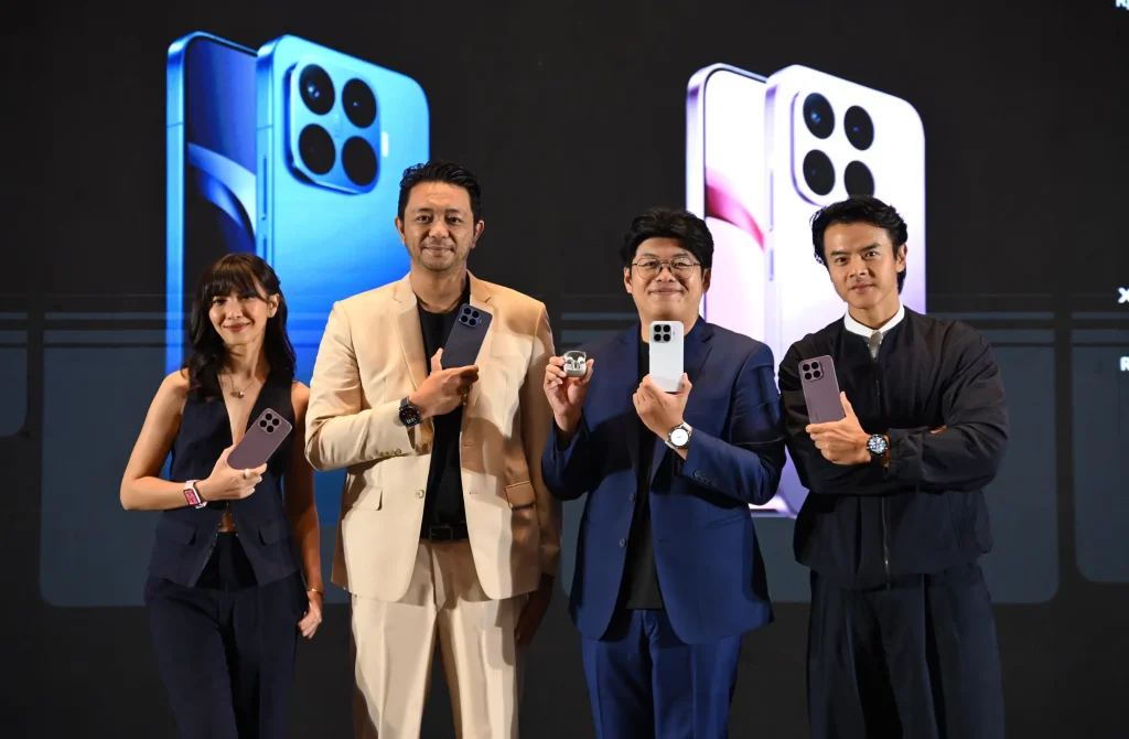 [dari kiri ke kanan] Sheila Dara; Andi Renreng, Marketing Director Xiaomi Indonesia; Jeksen, Product Marketing Lead Xiaomi Indonesia; Dion Wiyoko